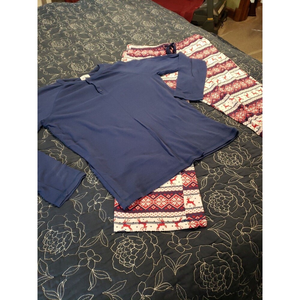 WOMAN'S HOLIDAY PAJAMA SET BY:LANG SIZE:MEDIUM  *PERFECT CONDITION*
